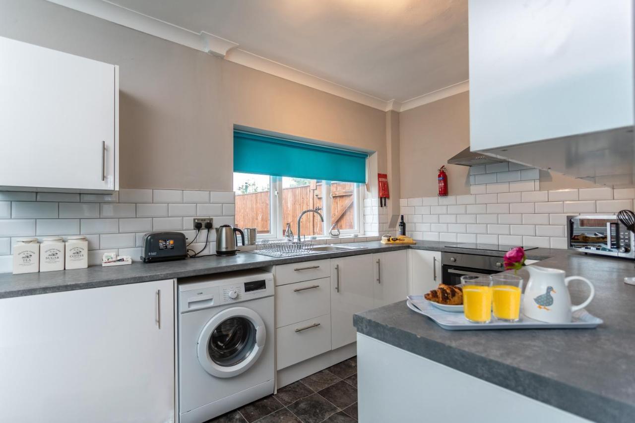 James Cook Accommodation Мидлсбро Экстерьер фото